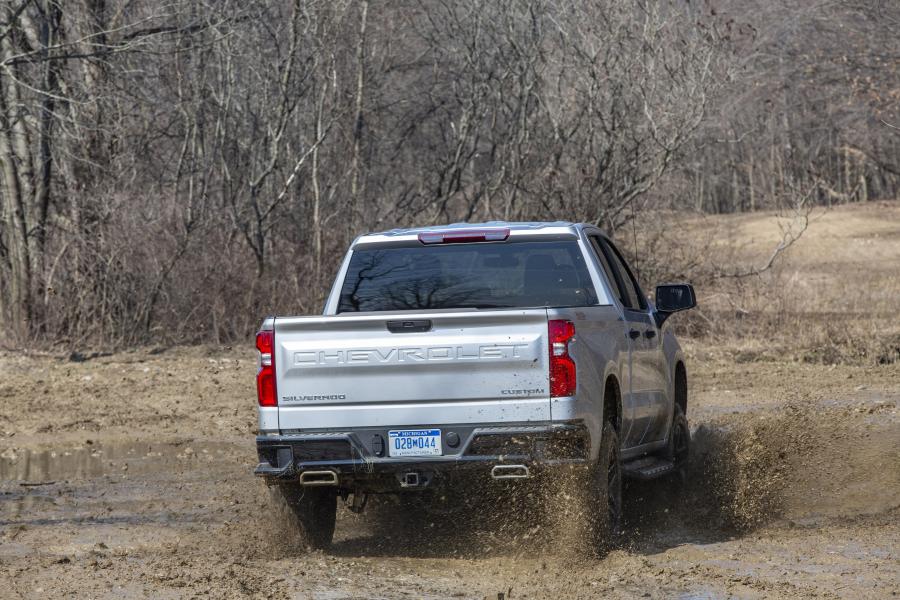  Chevrolet Silverado Custom Z71 Trail Boss Crew Cab 2019 года  (фото 10 из 12)